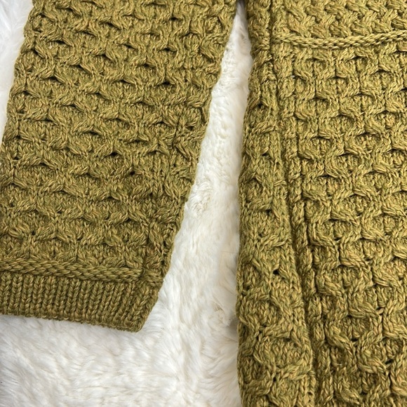 NWT Aran Crafts Ireland 100% Merino Wool Oversized Sweater Olive Green S… - Picture 6 of 9